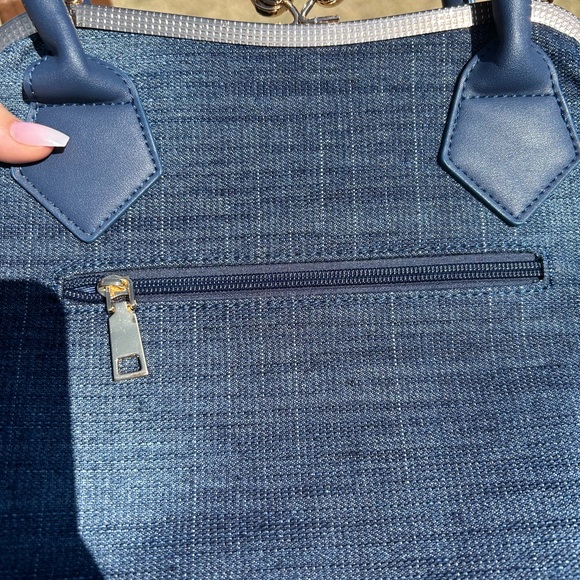 Elegant Navy Floral Handbag - Picture 10 of 13